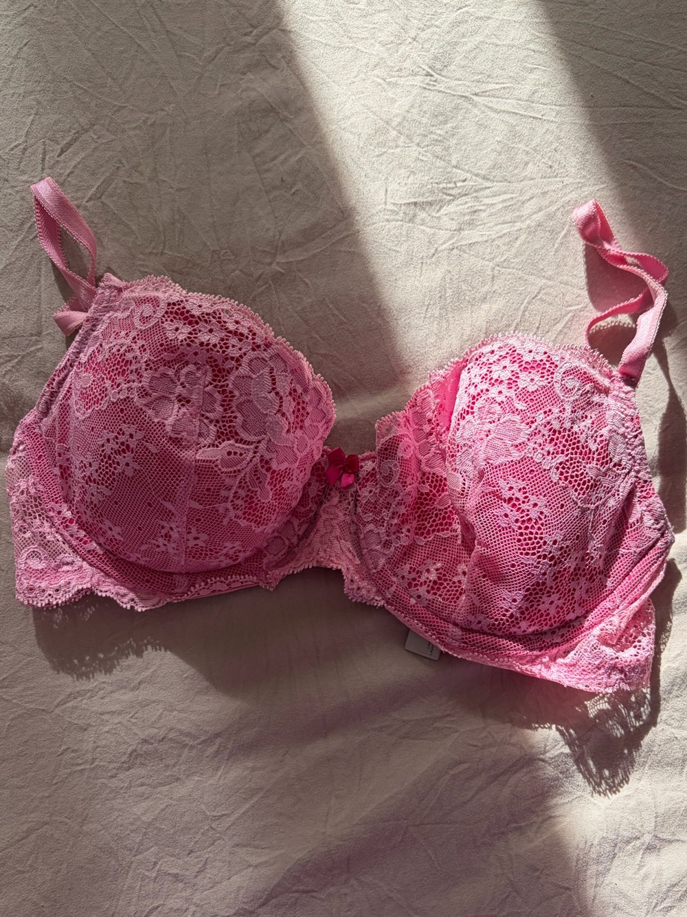 Victoria’s Secret Dream Angels lined Lace Demi Bra, size 32D